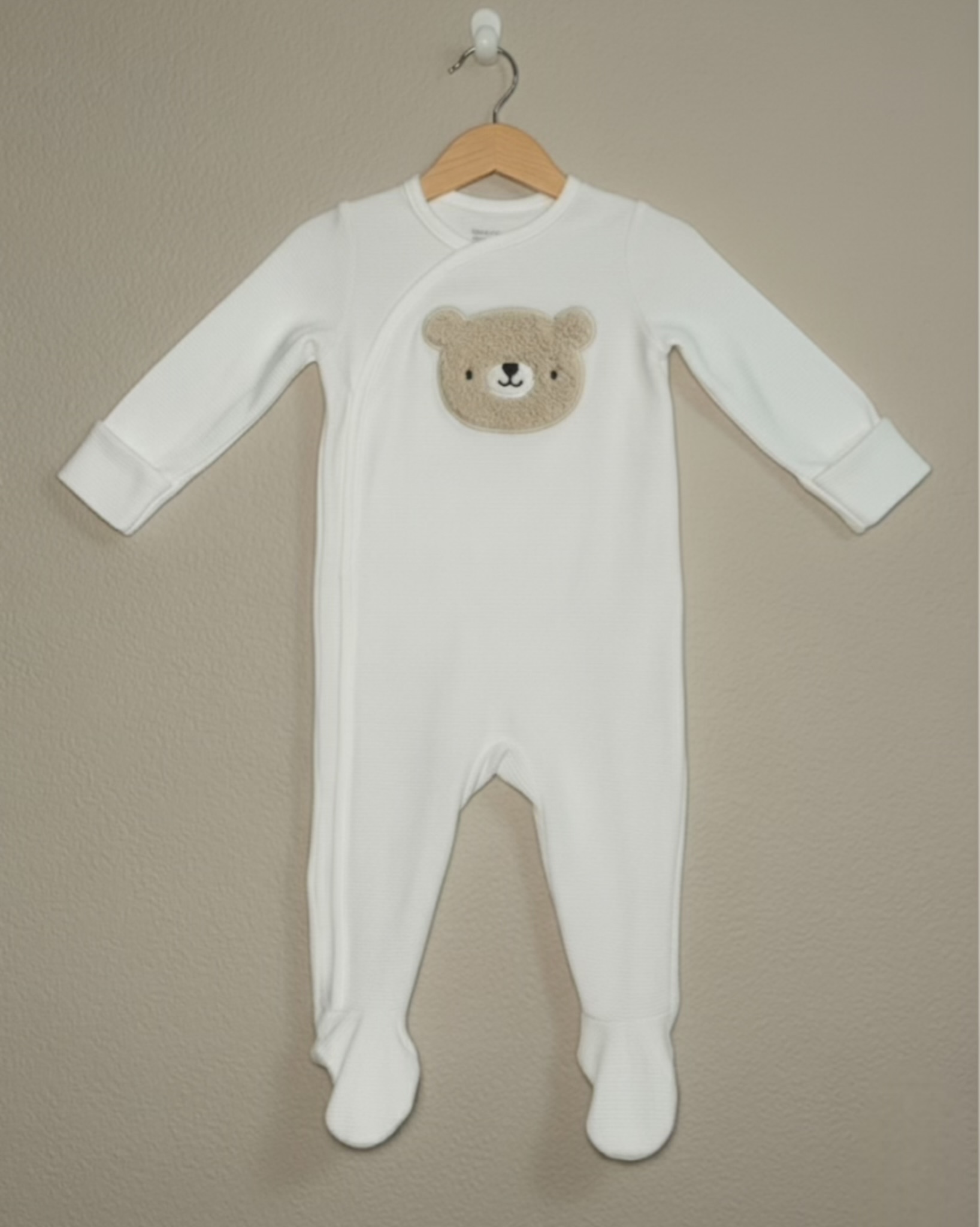 Teddy appliqué sleepsuit 🧸