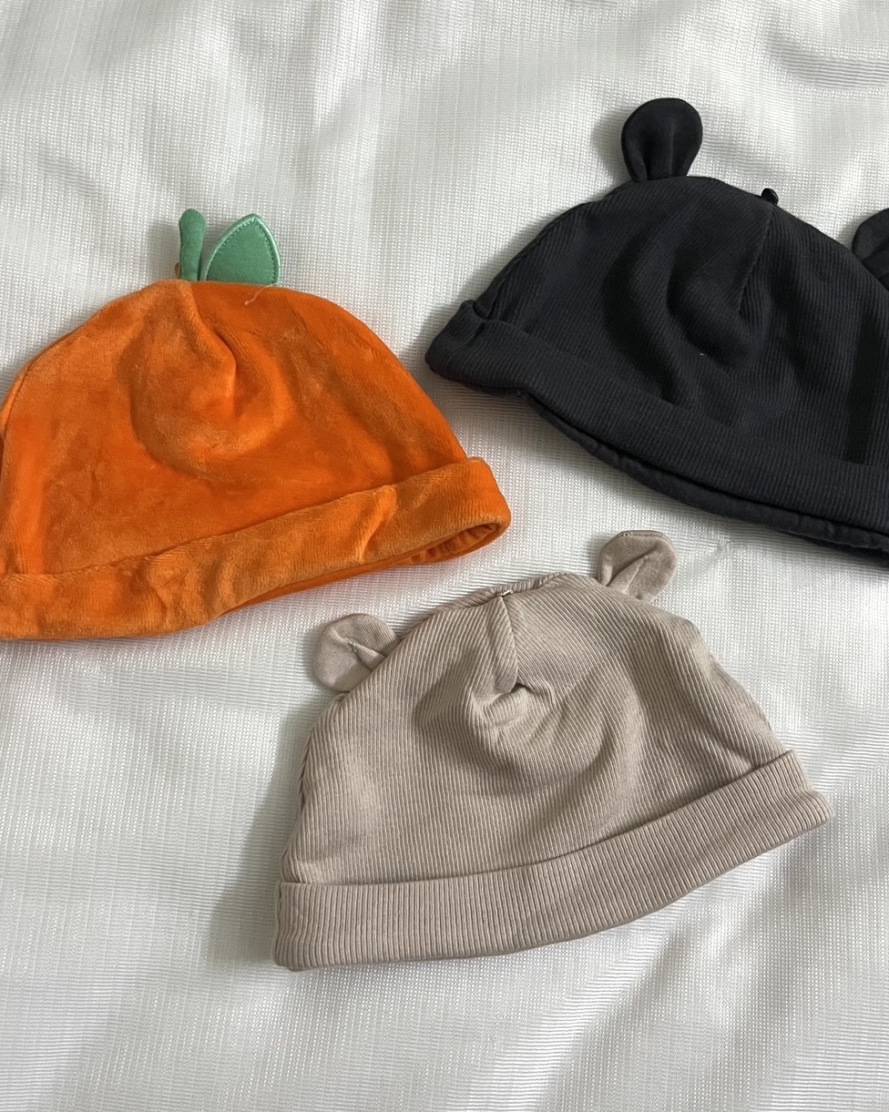 3-6 months caps set