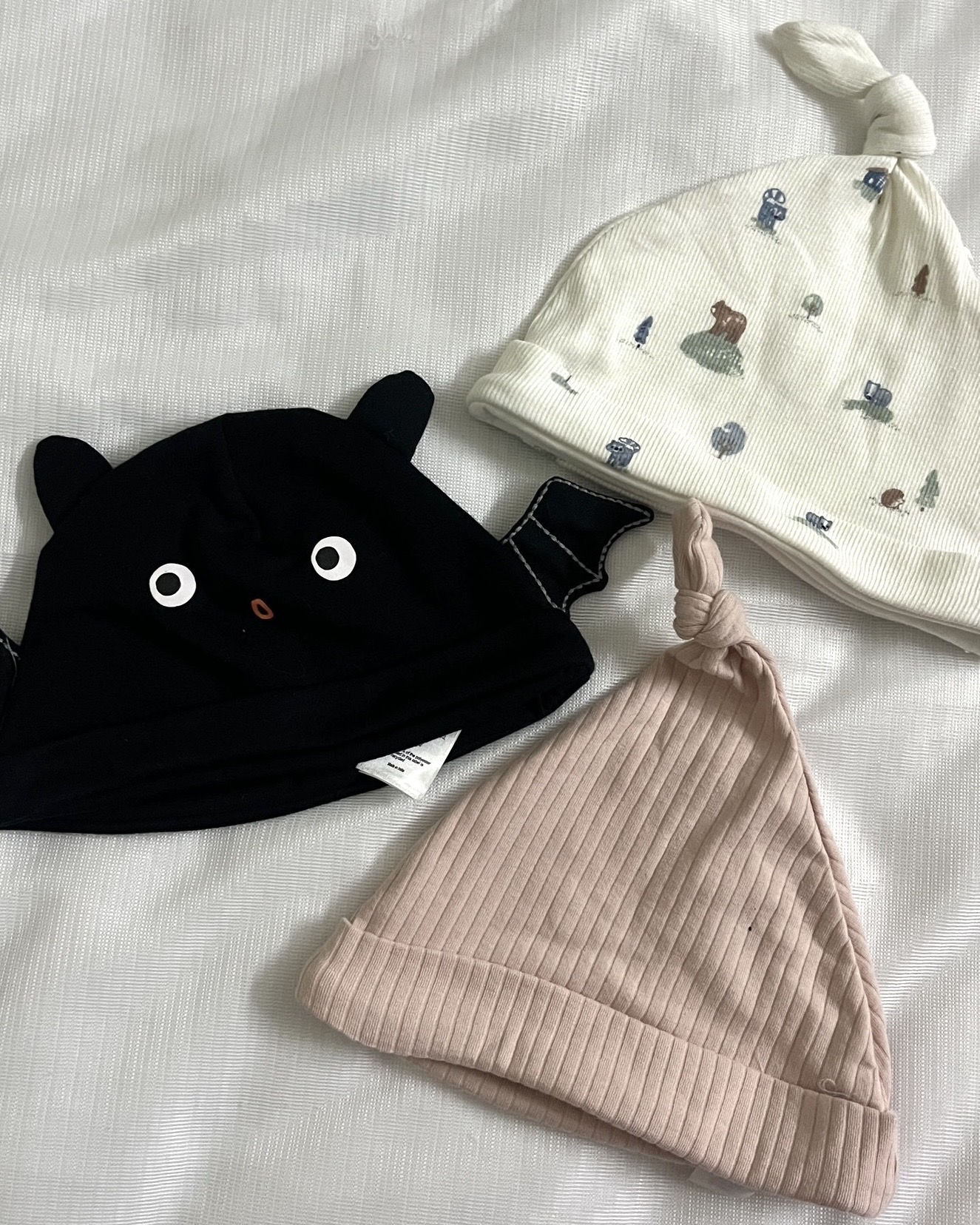 6-9 months caps set