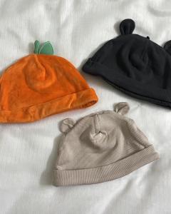 3-6 months caps set